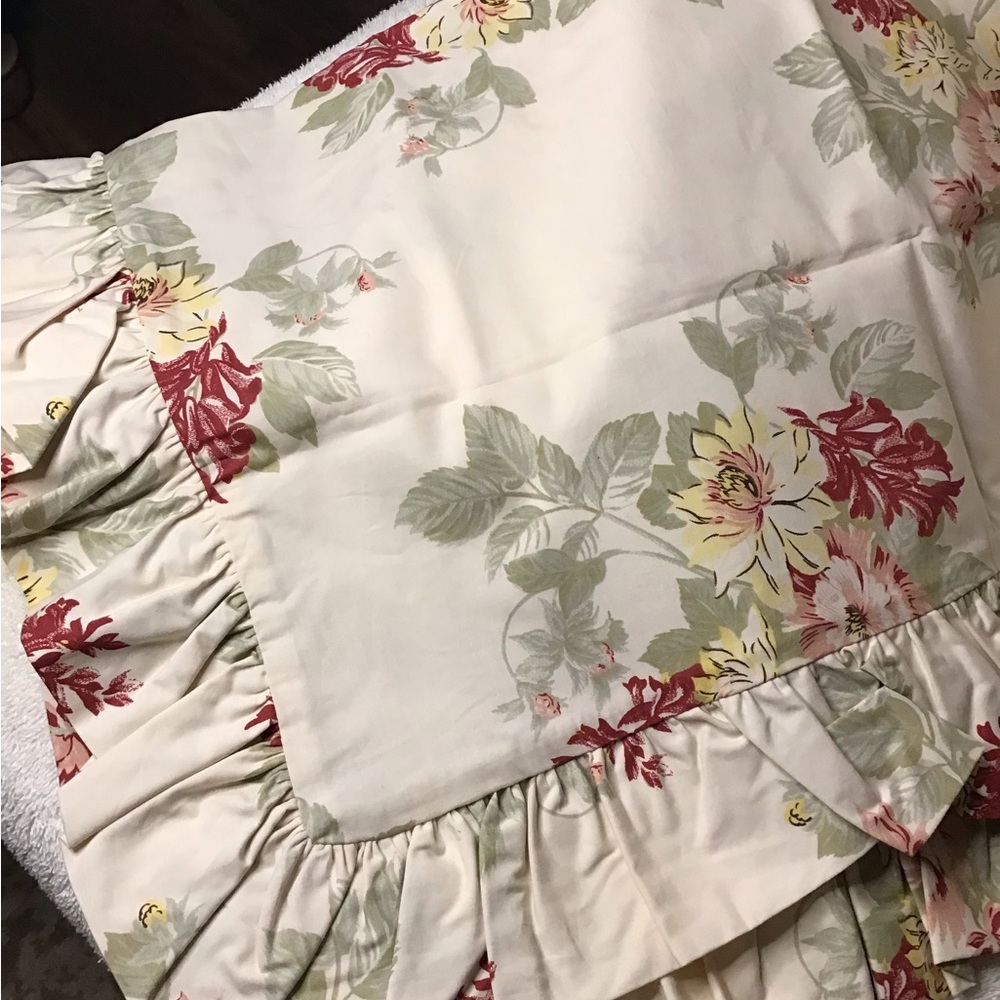 GUESS? HOME COLLECTION PILLOW SHAMS